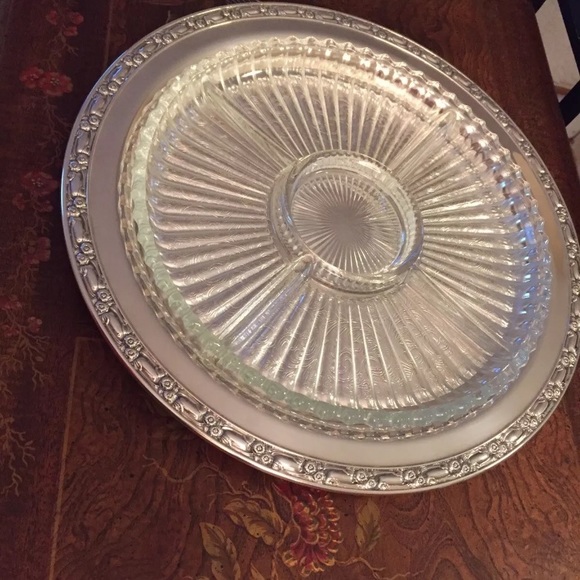 Oneida Silverplated Tray With Glass Insert - Picture 2 of 9